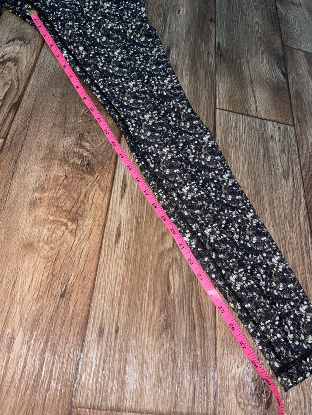 Lululemon Black & Gold Sequins Print High Waist Leggings Woman Size 4-6 - Picture 5 of 7